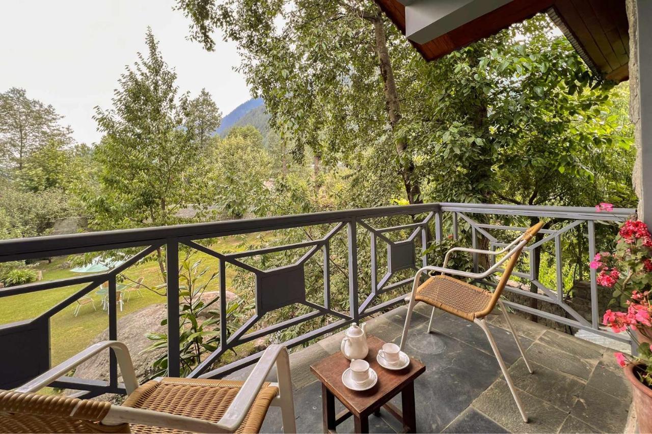 Stayvista At The Waterwillow With Valley View Manali  Exterior photo