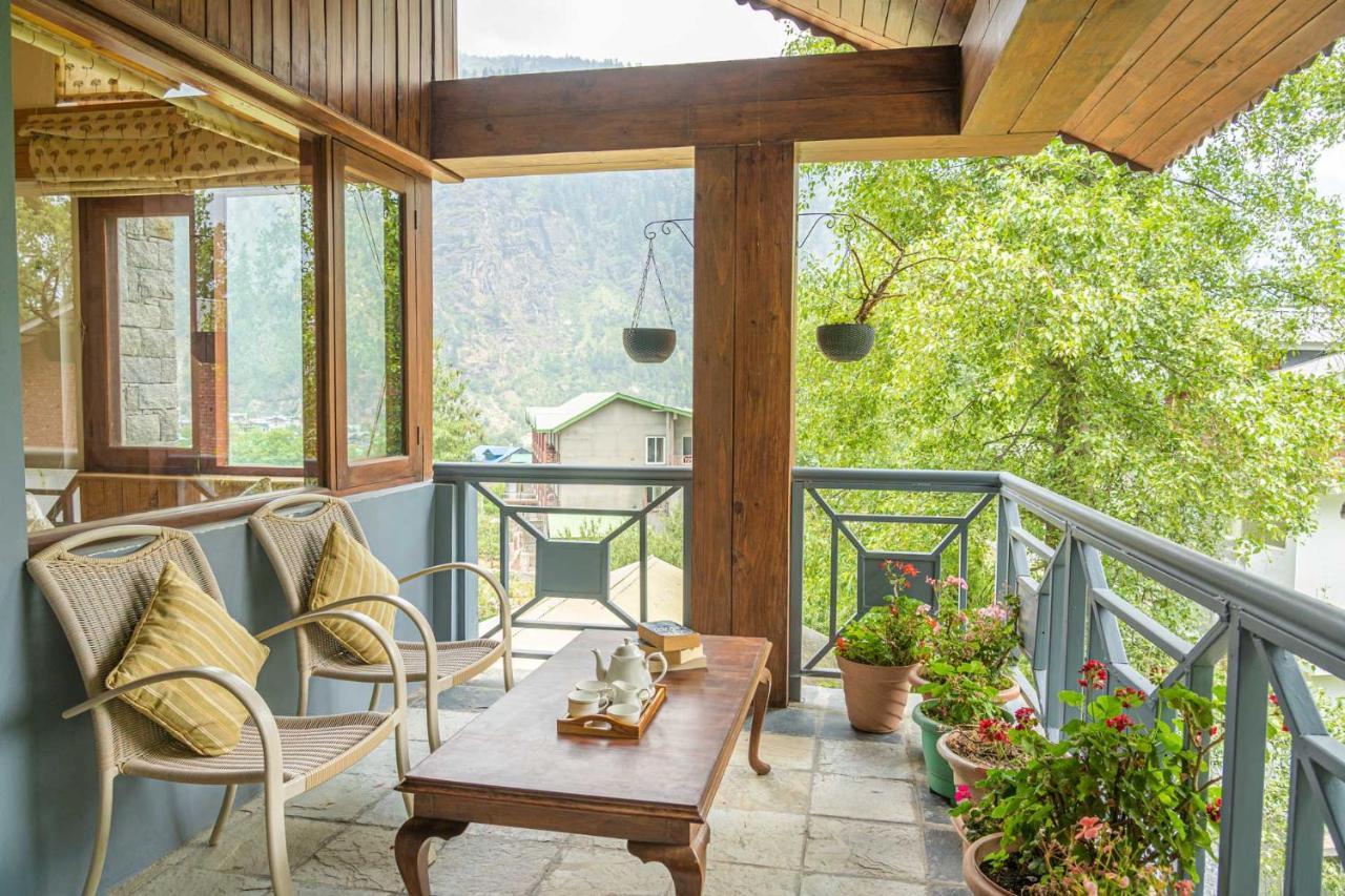 Stayvista At The Waterwillow With Valley View Manali  Exterior photo